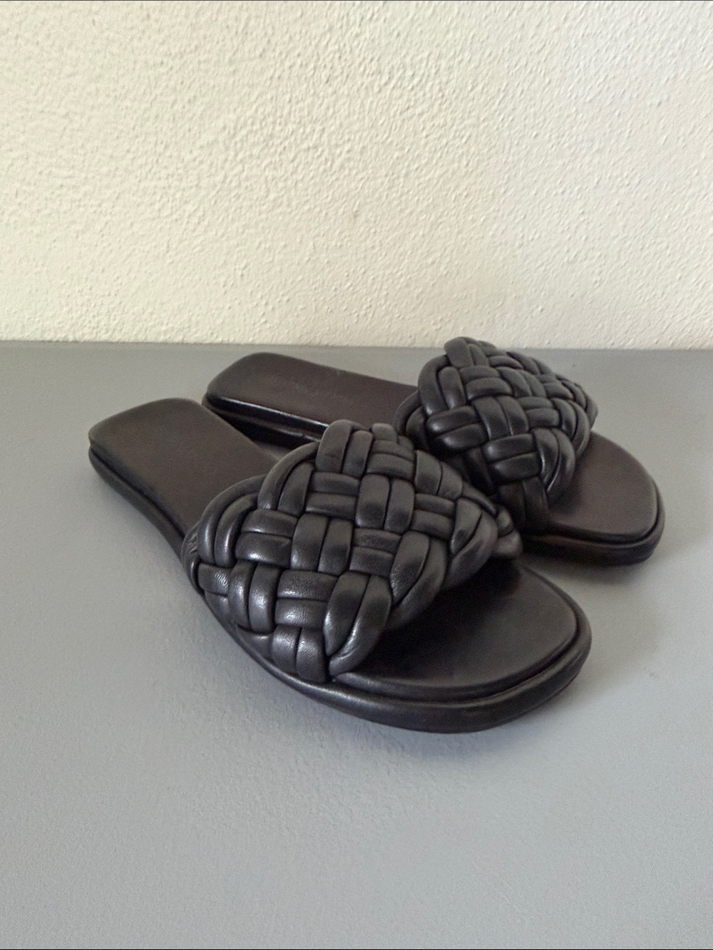 Bernardo Leather Sandals Size 6.5